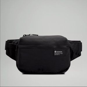 Lululemon Clean Lines Belt Bag - Black